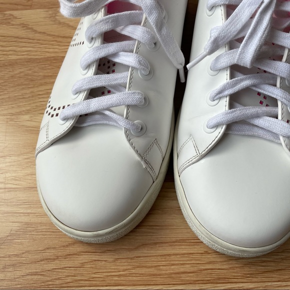 COPY - Valentino Garavani Ruckstud Neon Trim Leather Sneaker size 7,5 - Picture 7 of 8